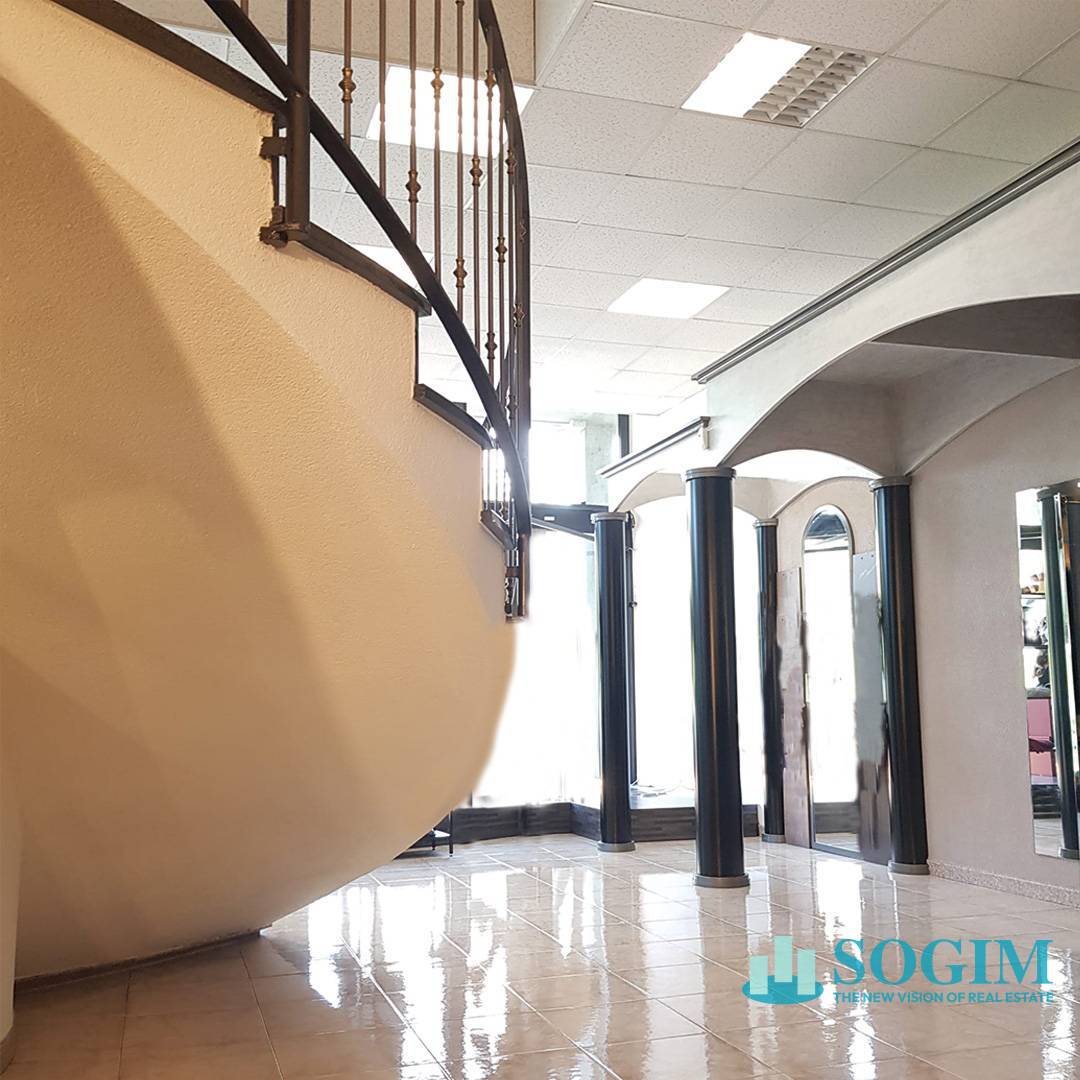 Immobile commerciale in vendita a Villa Guardia