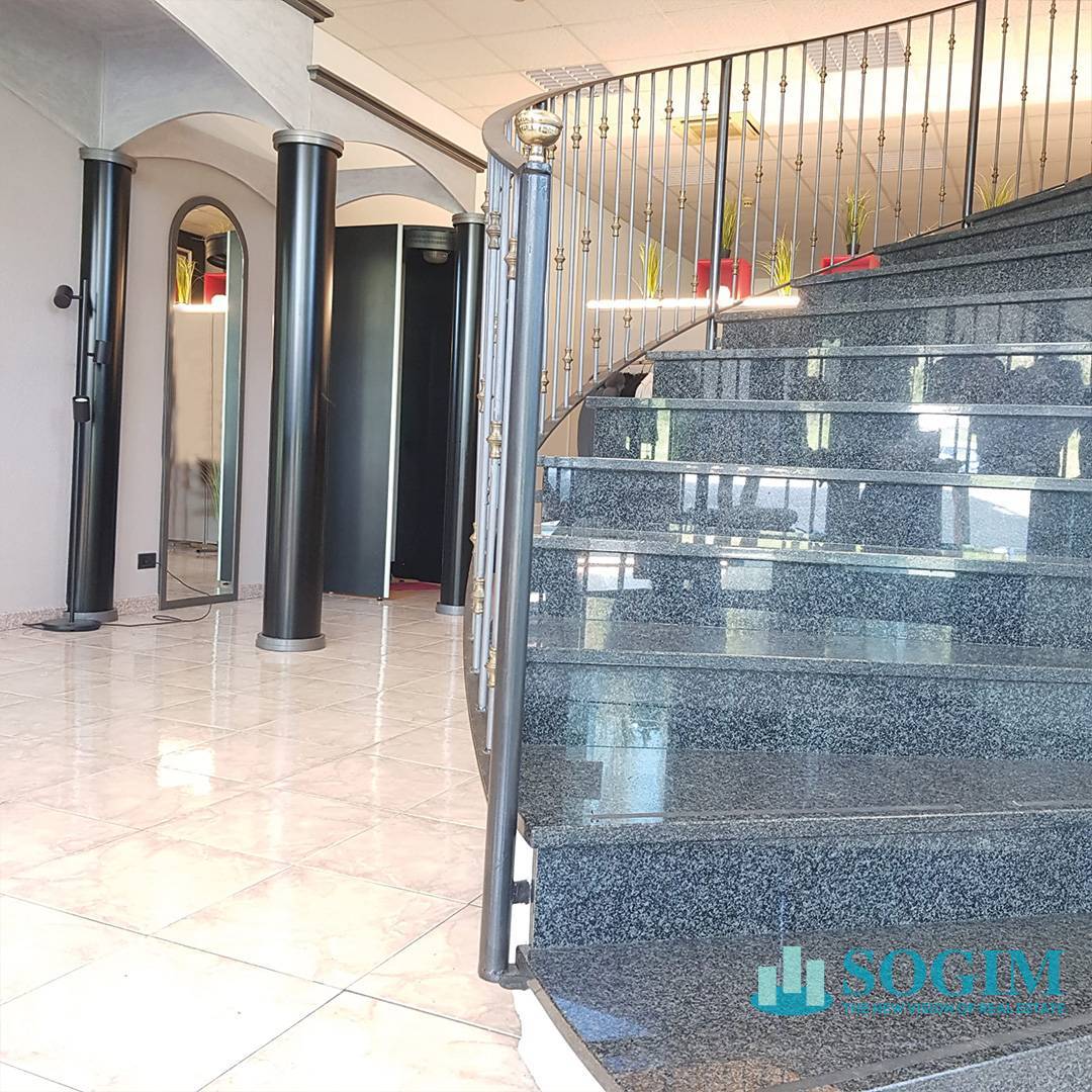 Immobile commerciale in vendita a Villa Guardia