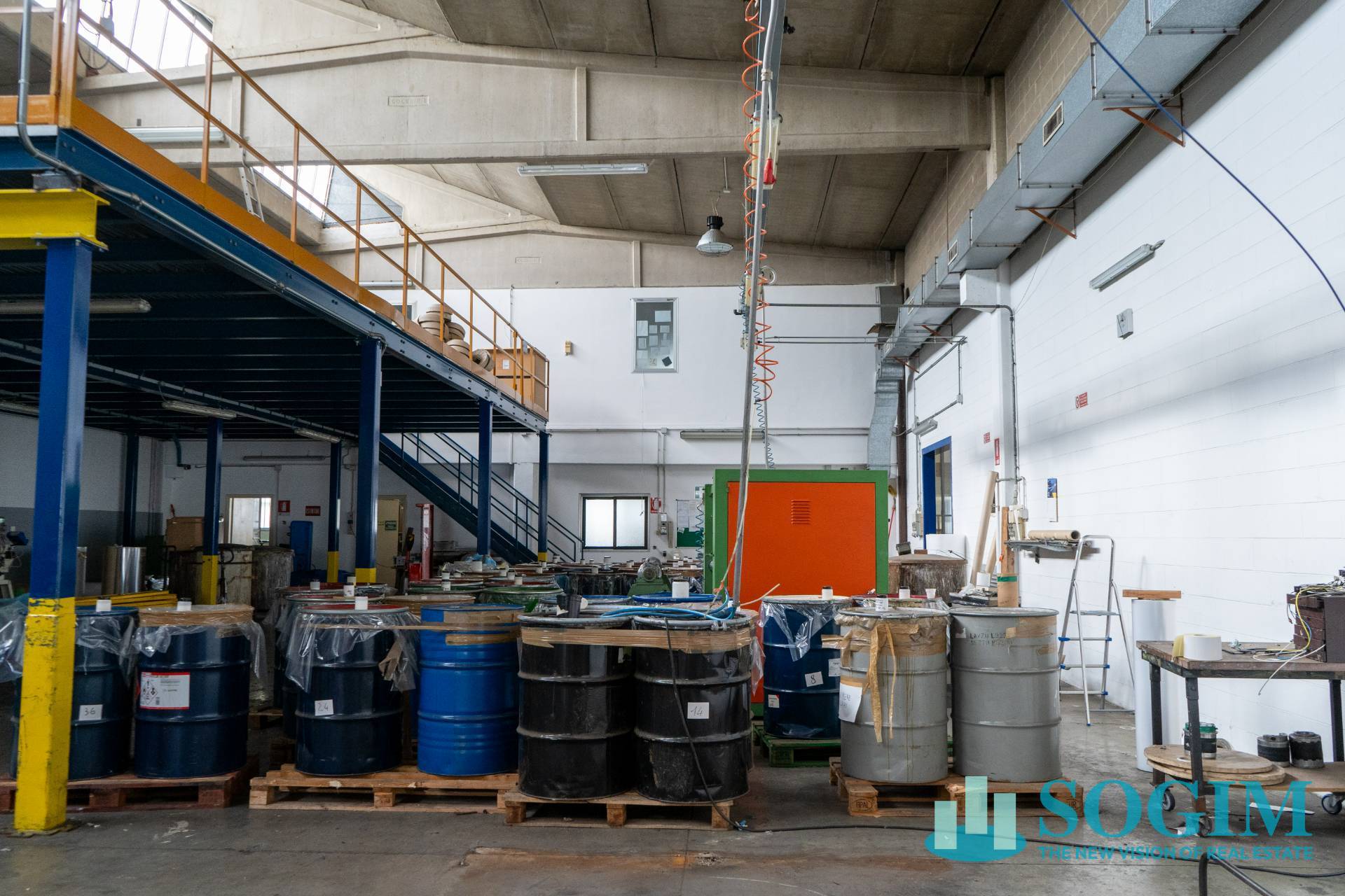 Capannone in vendita a Mozzate