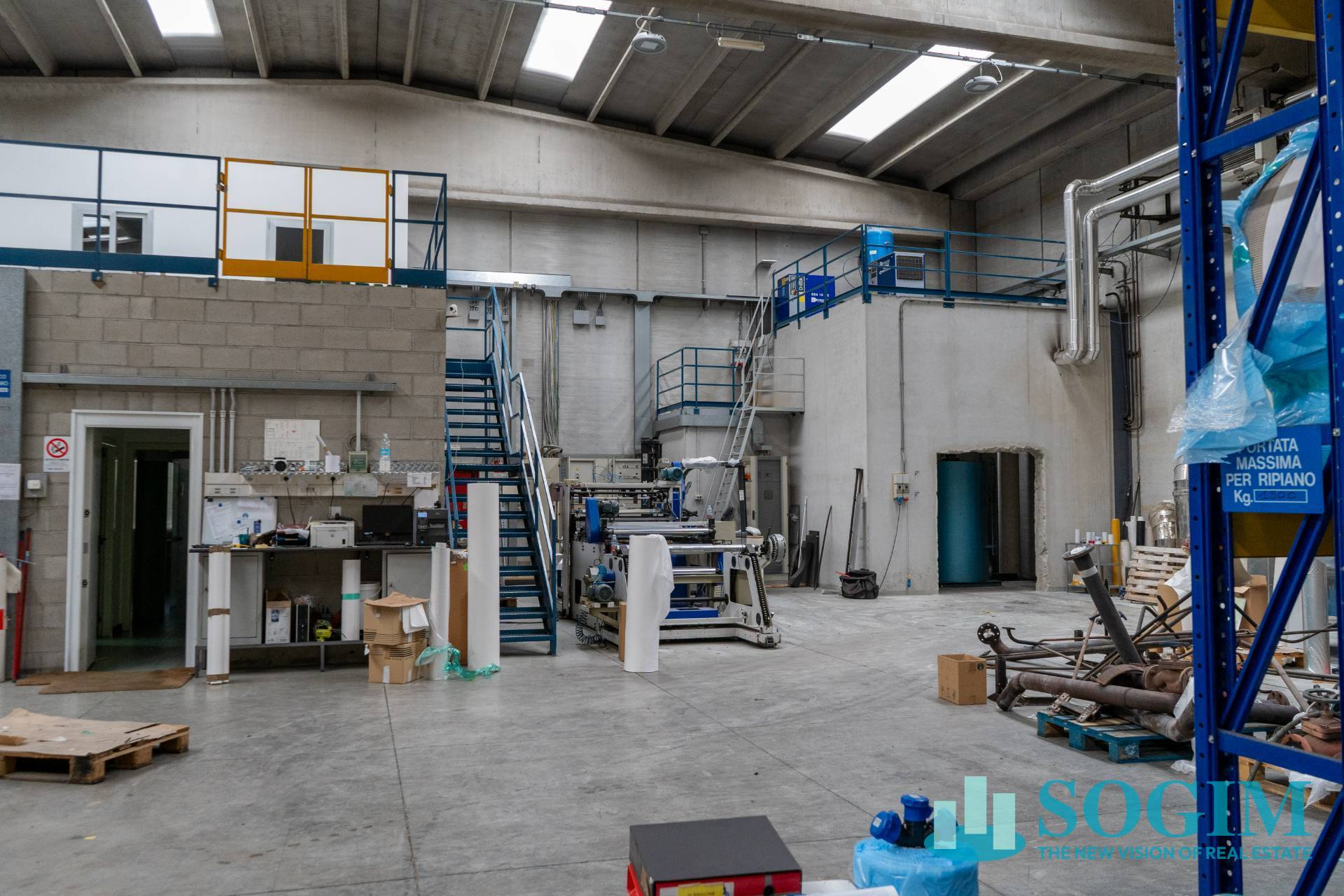 Capannone in vendita a Mozzate