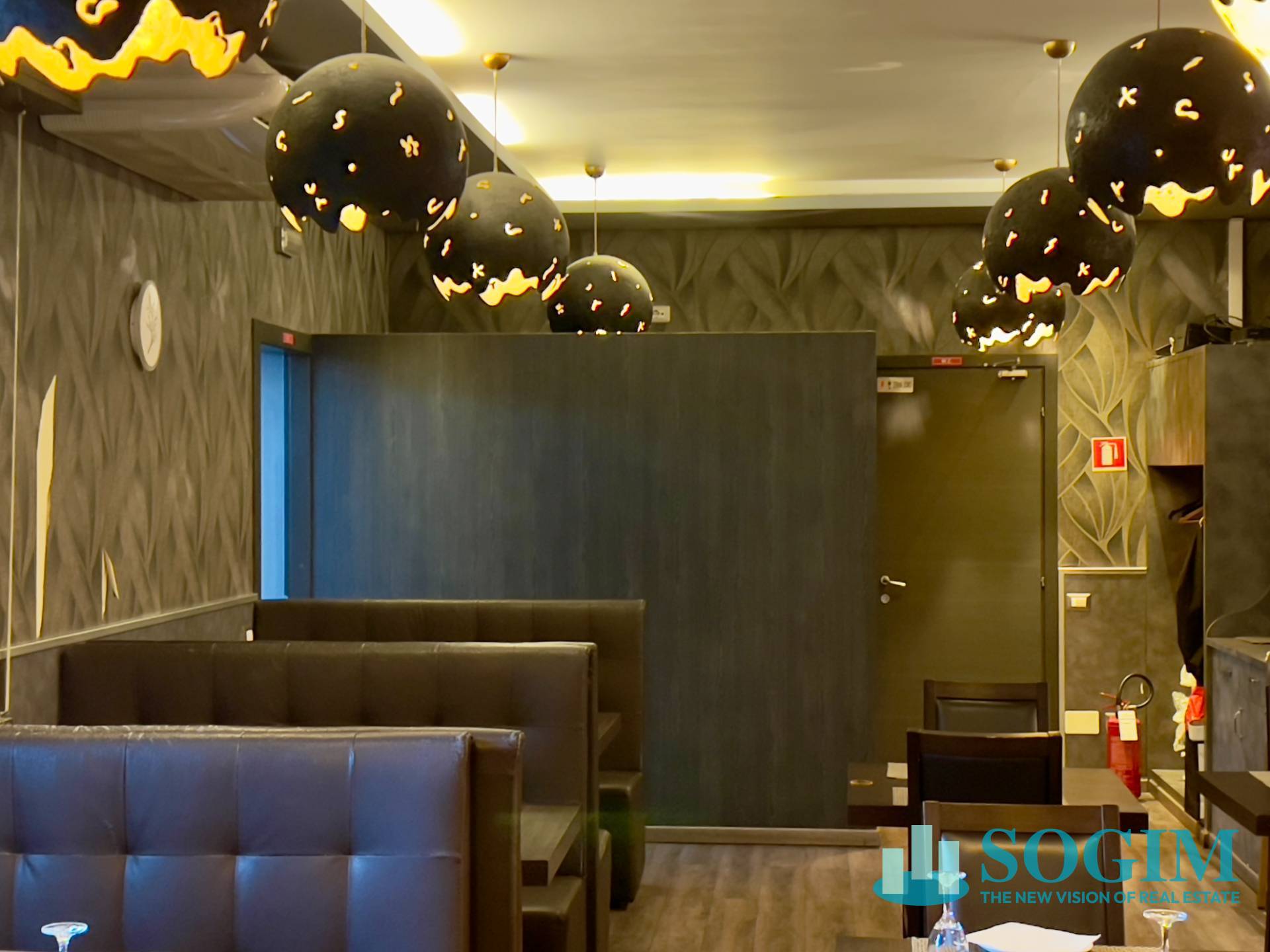 Immobile commerciale in vendita a Cermenate, Asnago