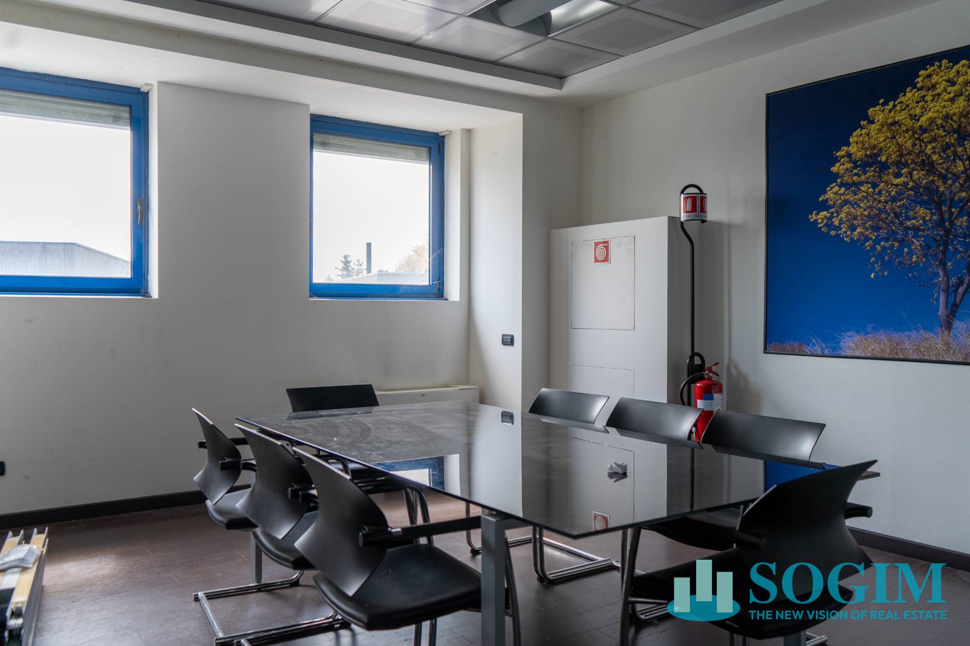 Capannone + Palazzina Uffici in vendita a Albese con Cassano