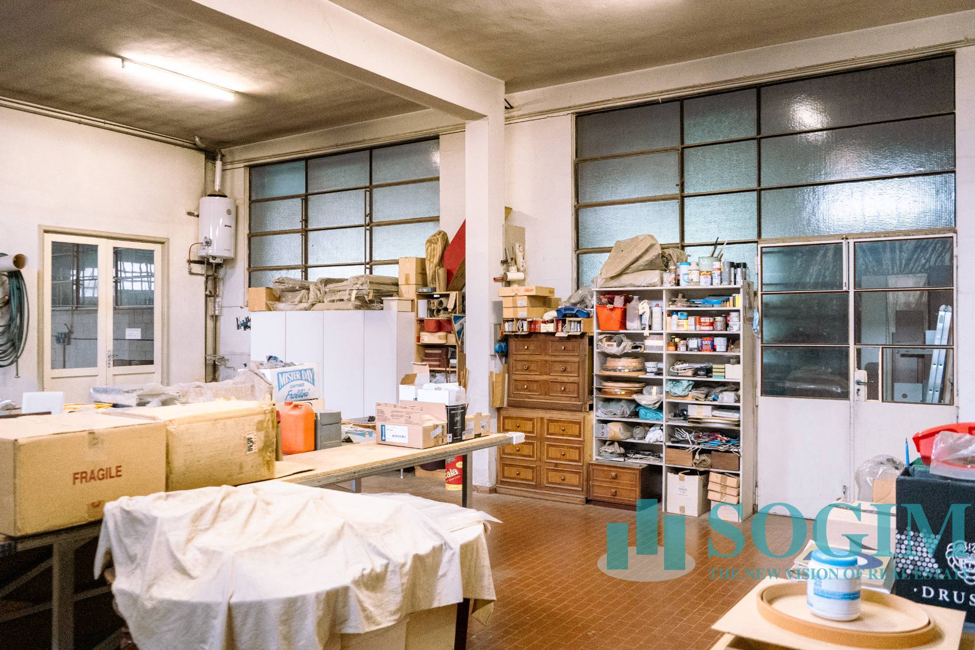 Capannone + Palazzina Uffici in vendita a Cant