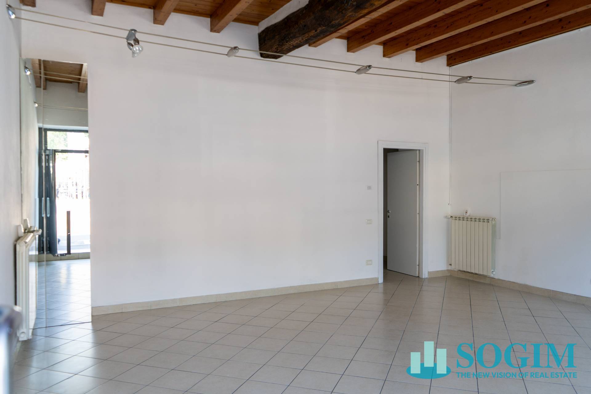 Negozio in vendita a Como