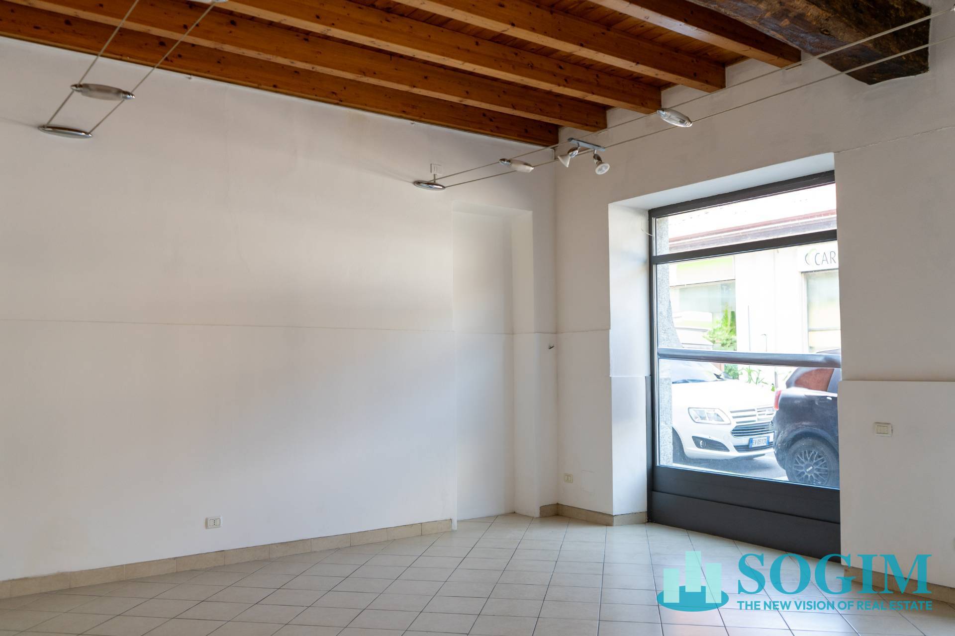 Negozio in vendita a Como