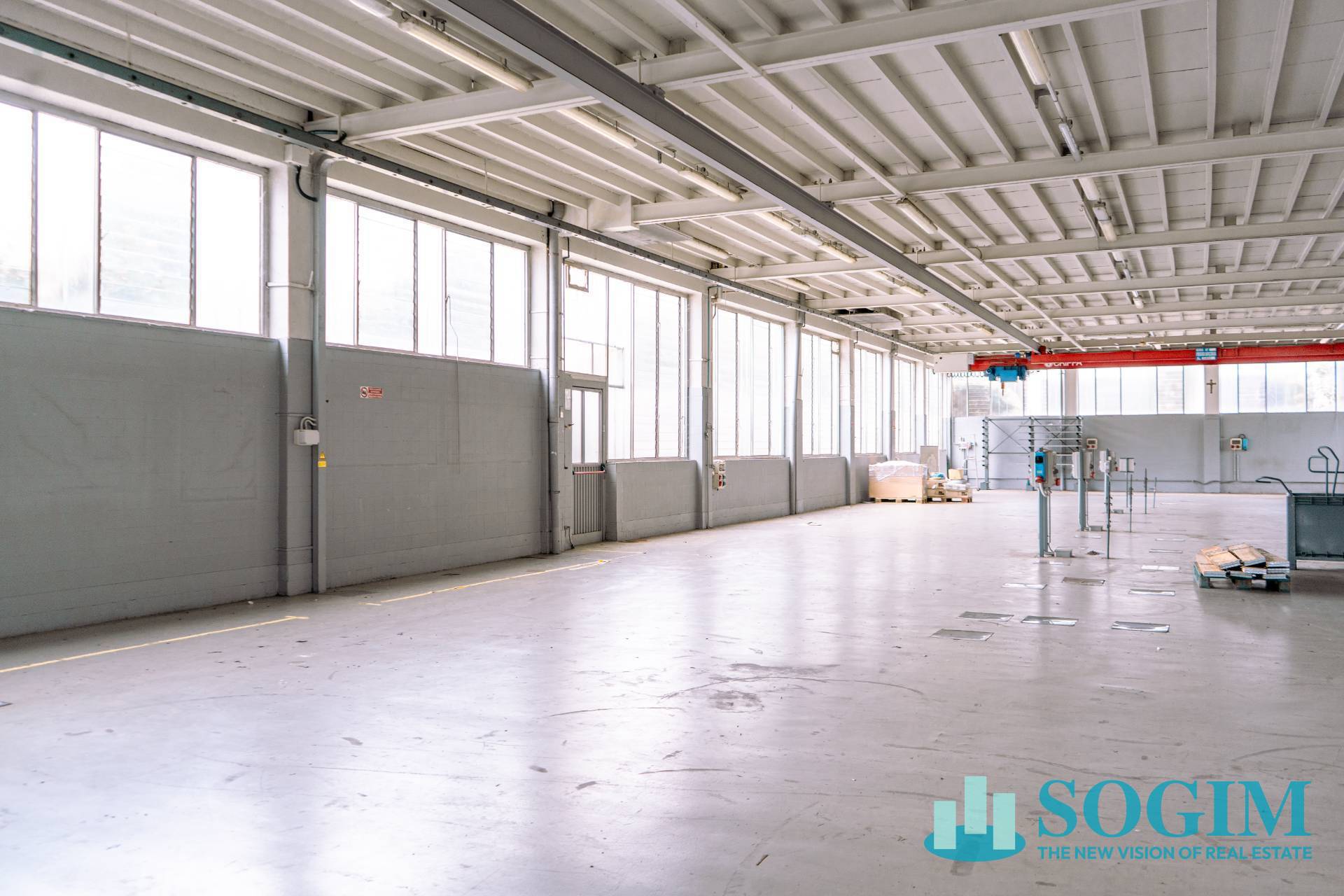 Capannone in affitto a Arosio