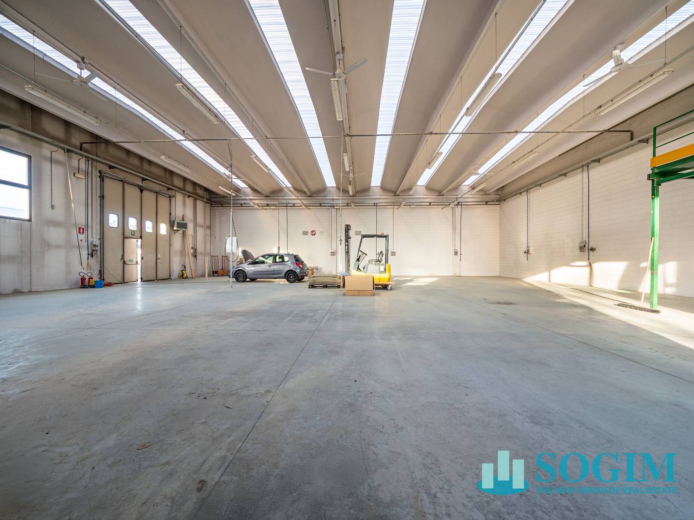 Capannone in affitto a Mariano Comense