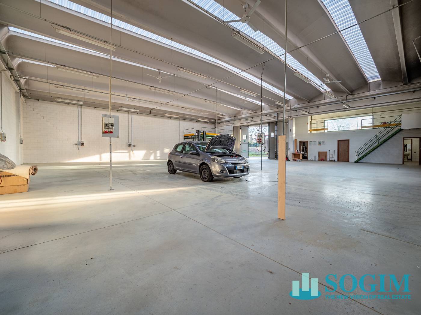 Capannone in affitto a Mariano Comense