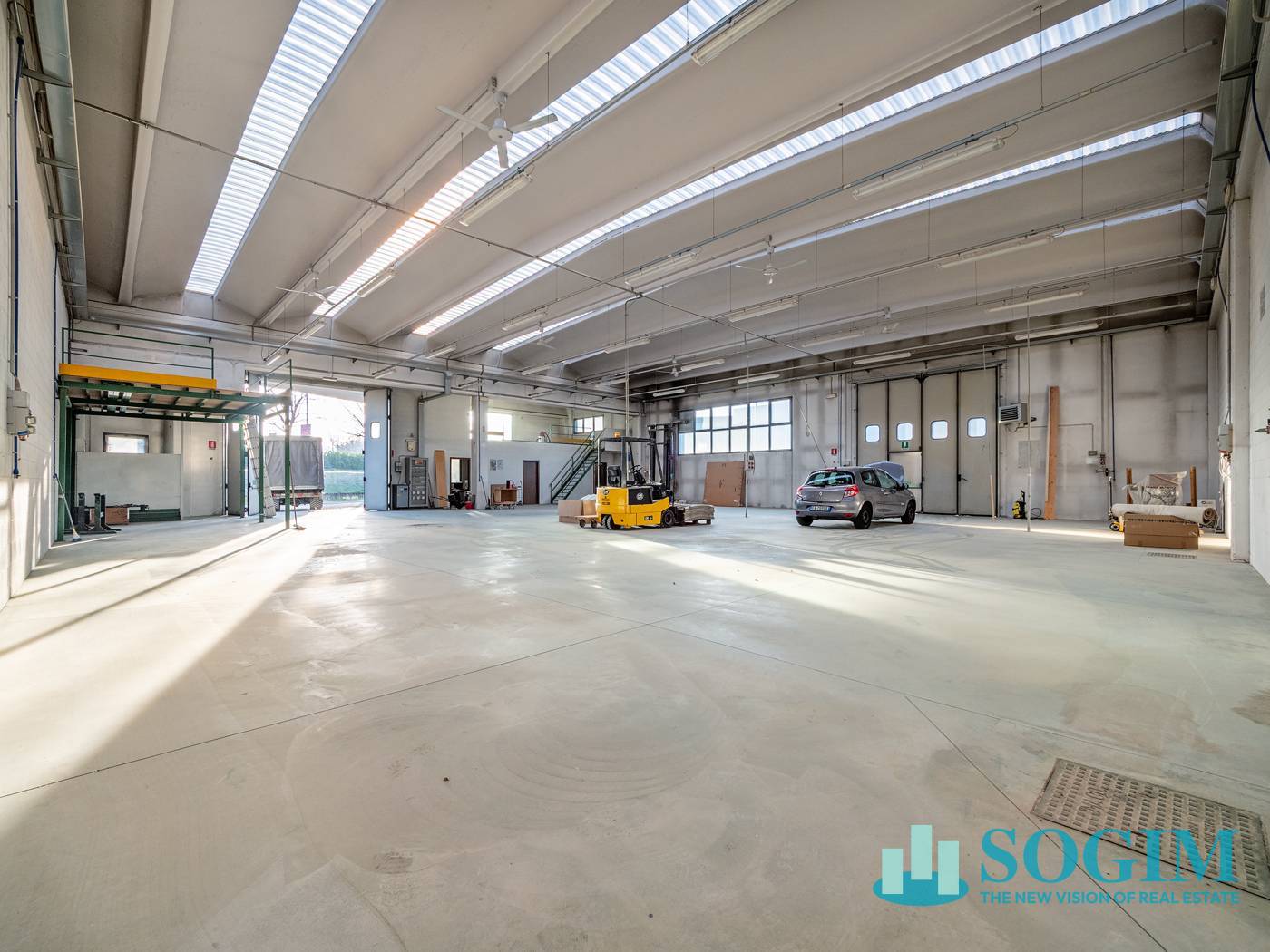 Capannone in affitto a Mariano Comense