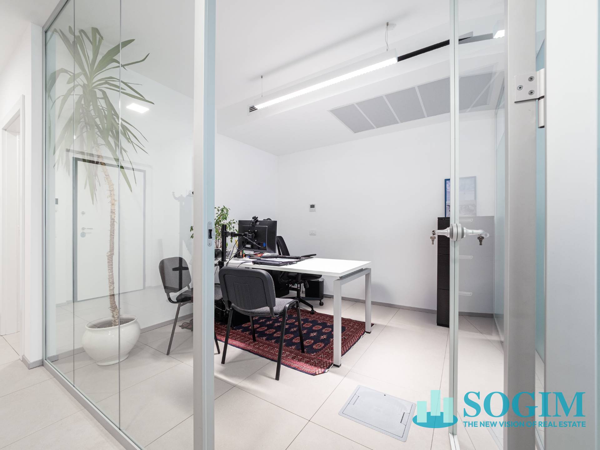 Negozio in affitto a Mariano Comense