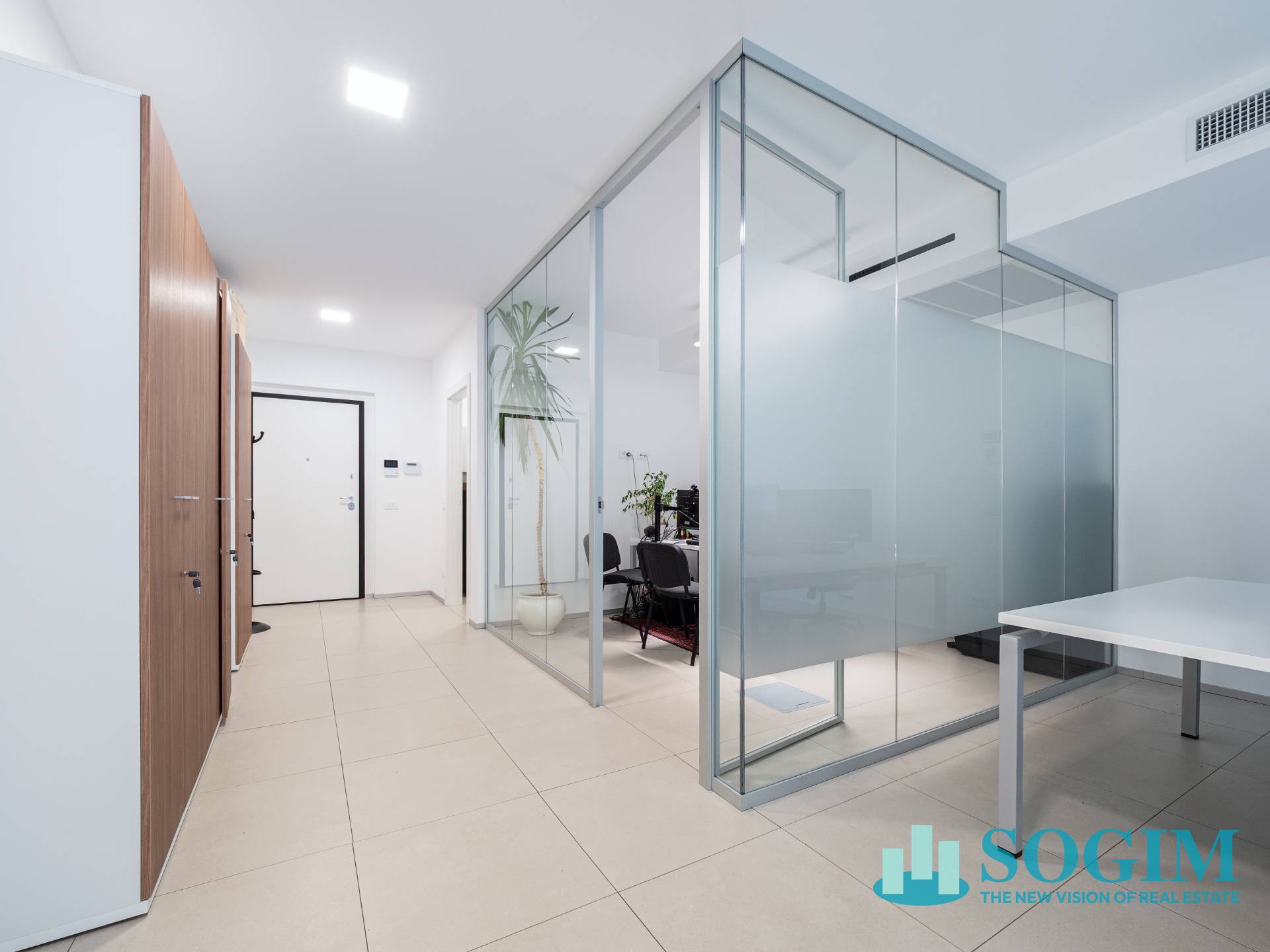 Negozio in affitto a Mariano Comense