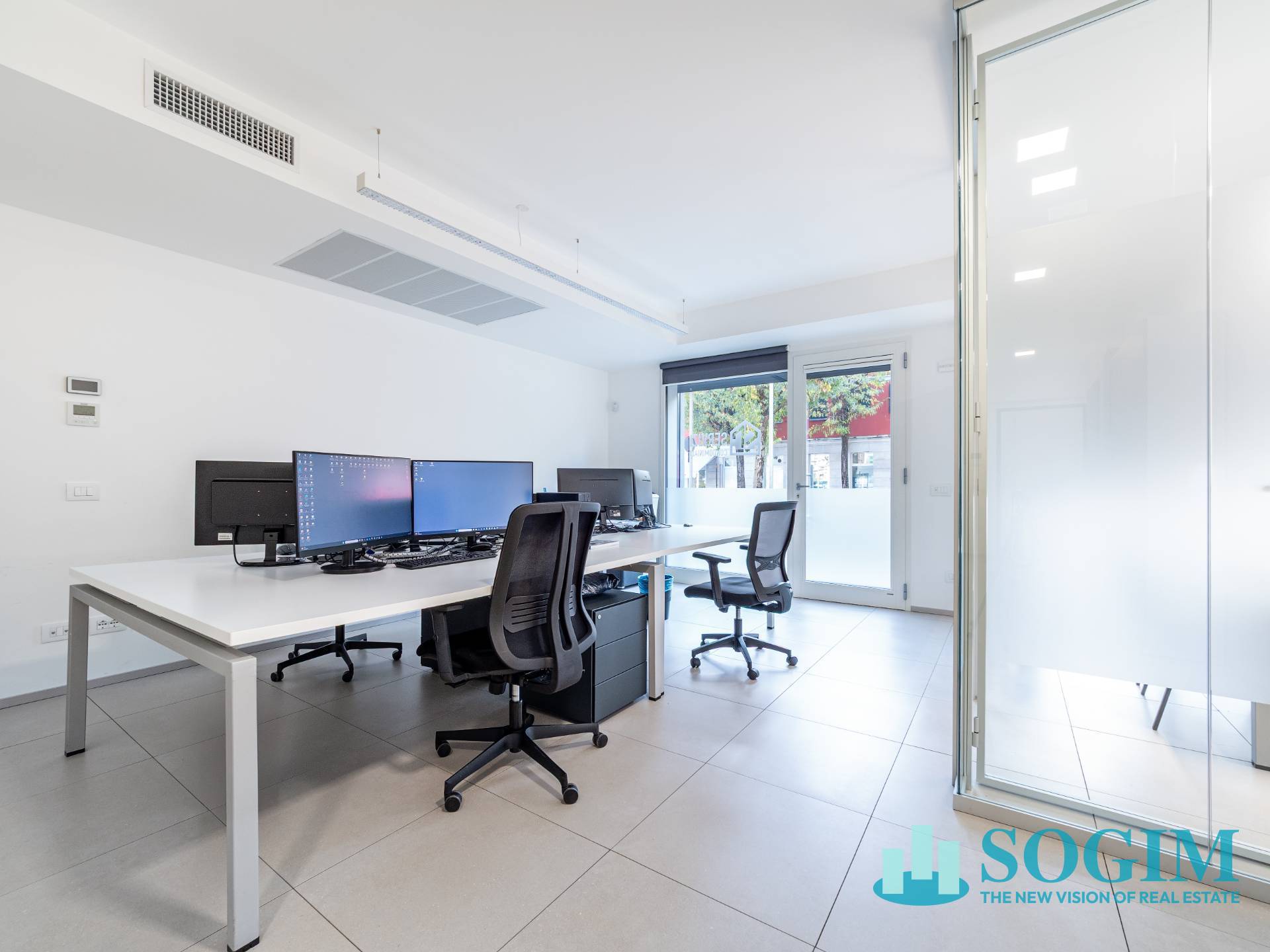 Negozio in affitto a Mariano Comense