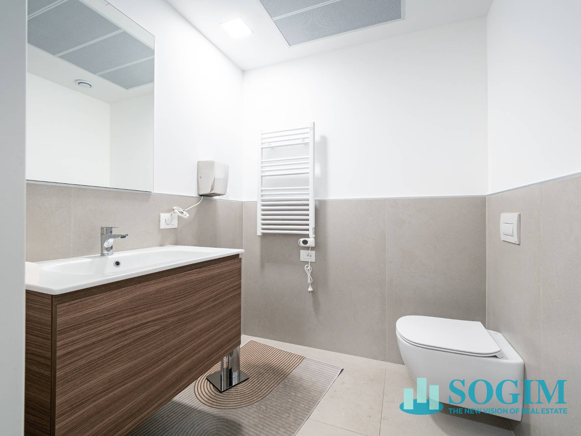 Negozio in affitto a Mariano Comense