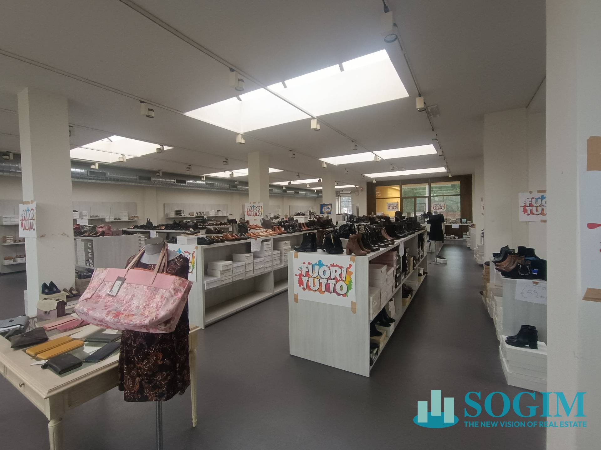 Immobile commerciale in vendita a Cirimido