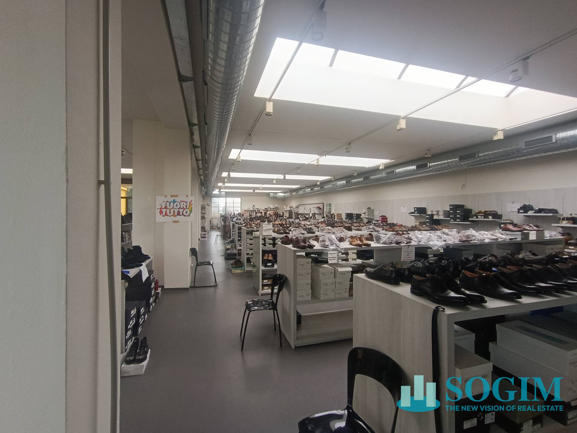 Immobile commerciale in vendita a Cirimido