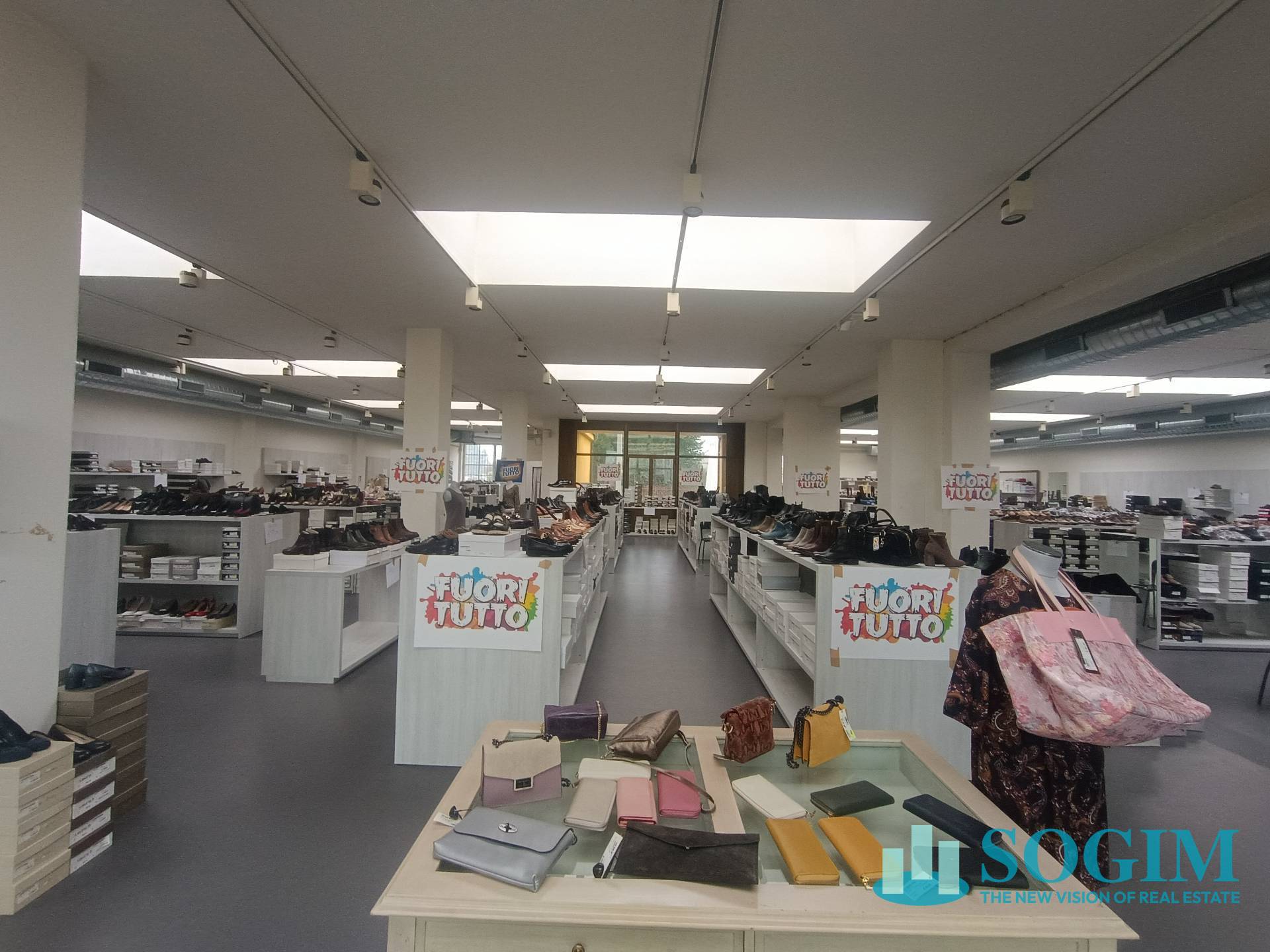 Immobile commerciale in vendita a Cirimido