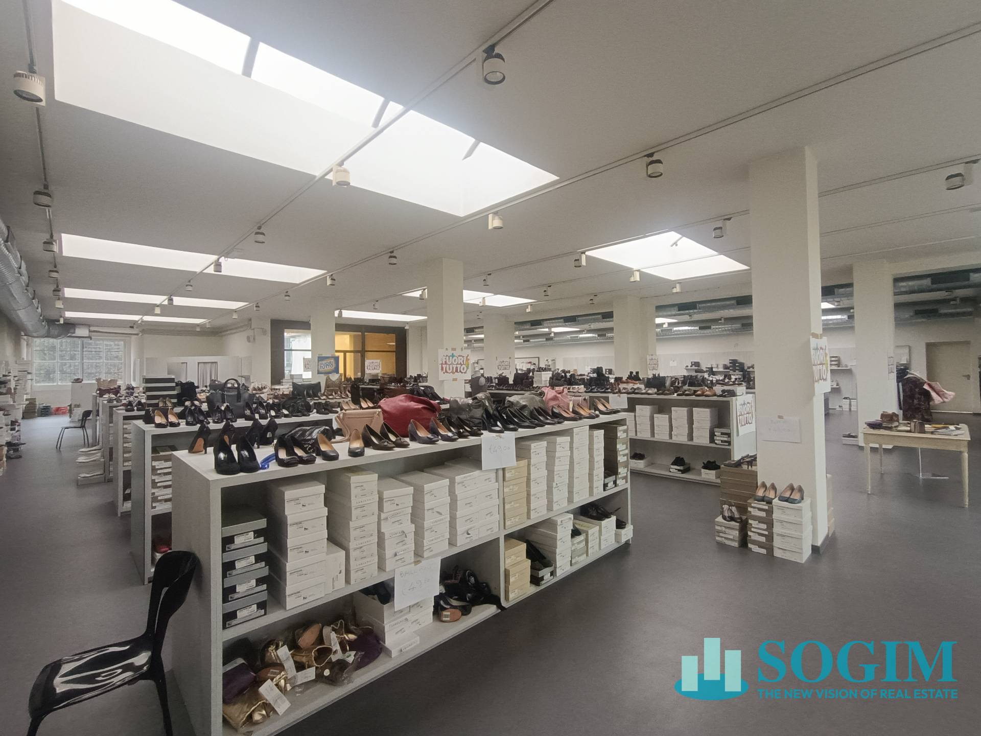 Immobile commerciale in vendita a Cirimido