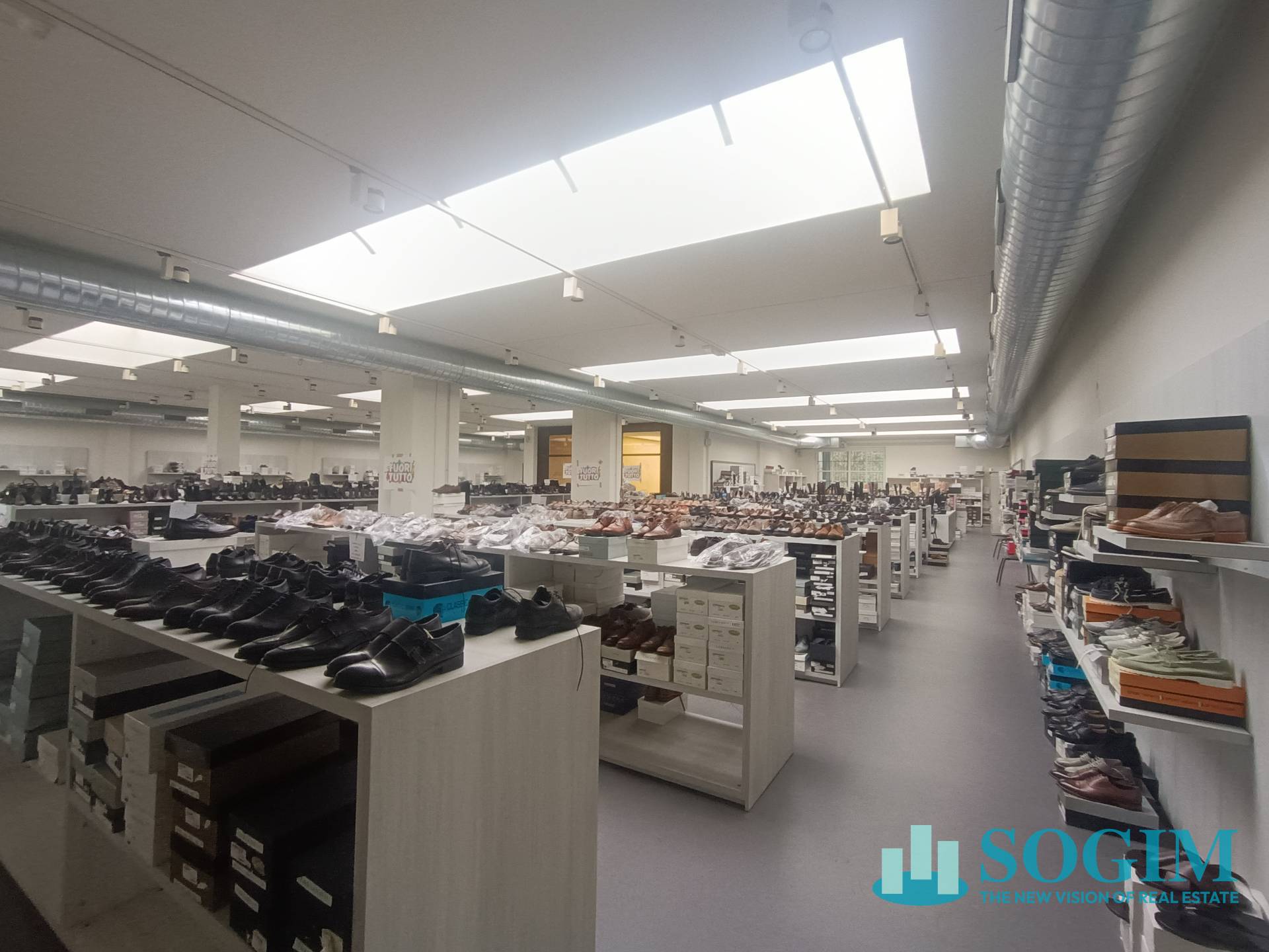 Immobile commerciale in vendita a Cirimido