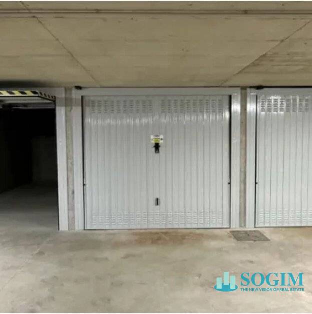 Box o garage in vendita a Mariano Comense