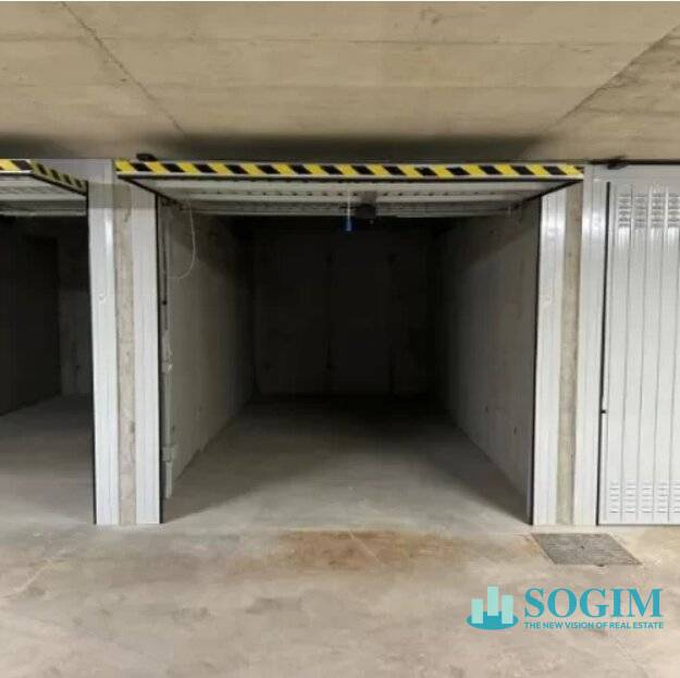 Box o garage in vendita a Mariano Comense