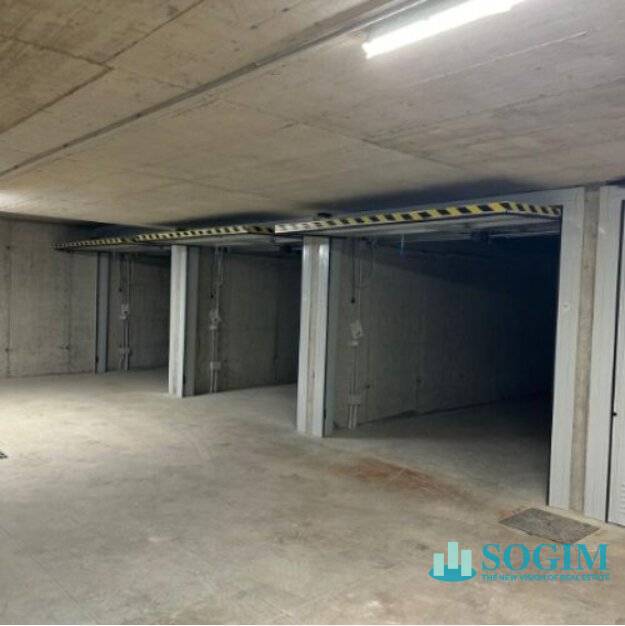 Box o garage in vendita a Mariano Comense