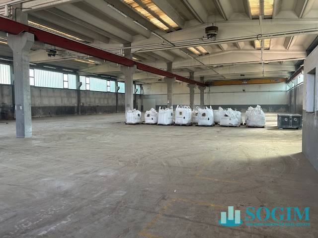 Capannone in affitto a Mariano Comense