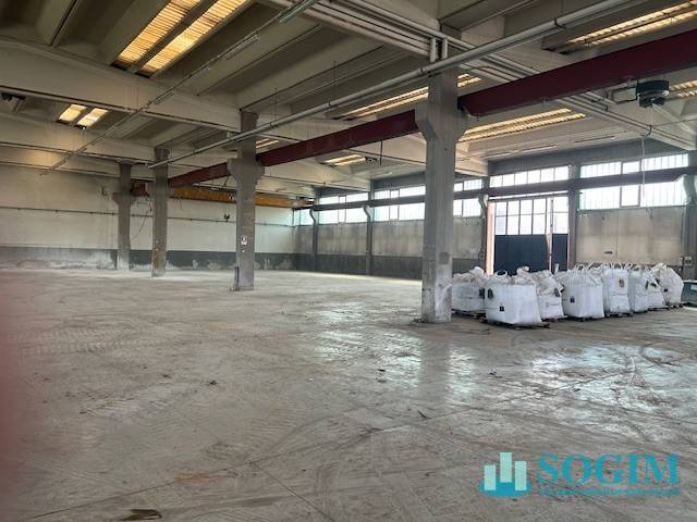 Capannone in affitto a Mariano Comense