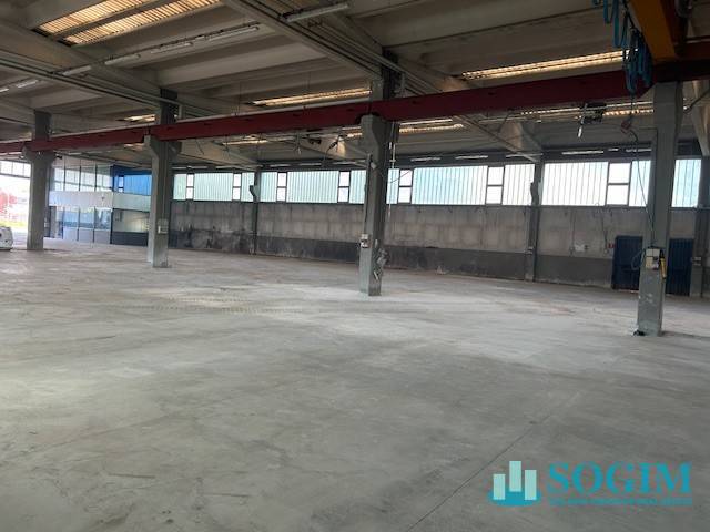 Capannone in affitto a Mariano Comense