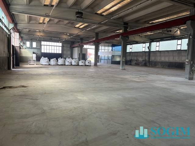 Capannone in vendita a Mariano Comense