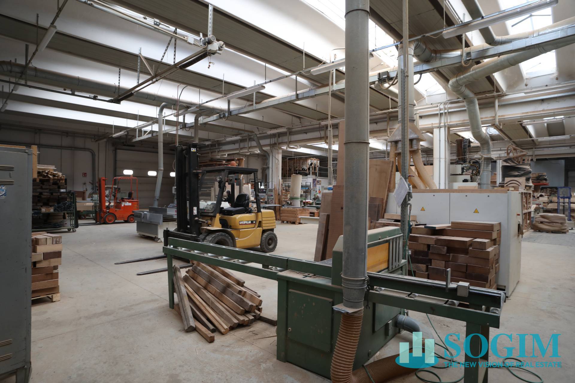 Capannone in vendita a Brenna