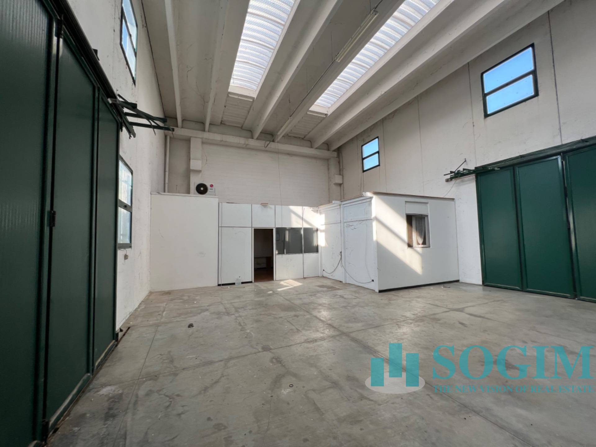 Capannone in affitto a Mariano Comense