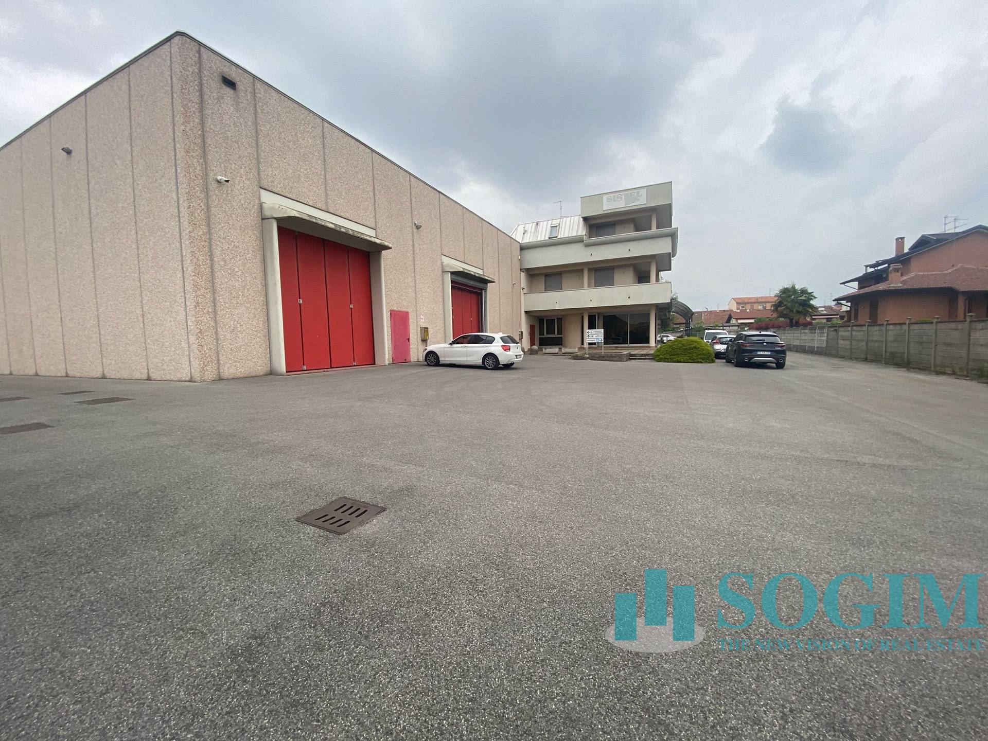 Capannone in affitto a Giussano, Paina