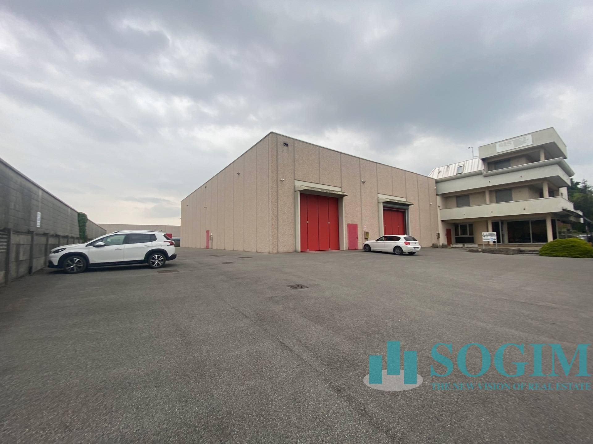 Capannone in affitto a Giussano, Paina