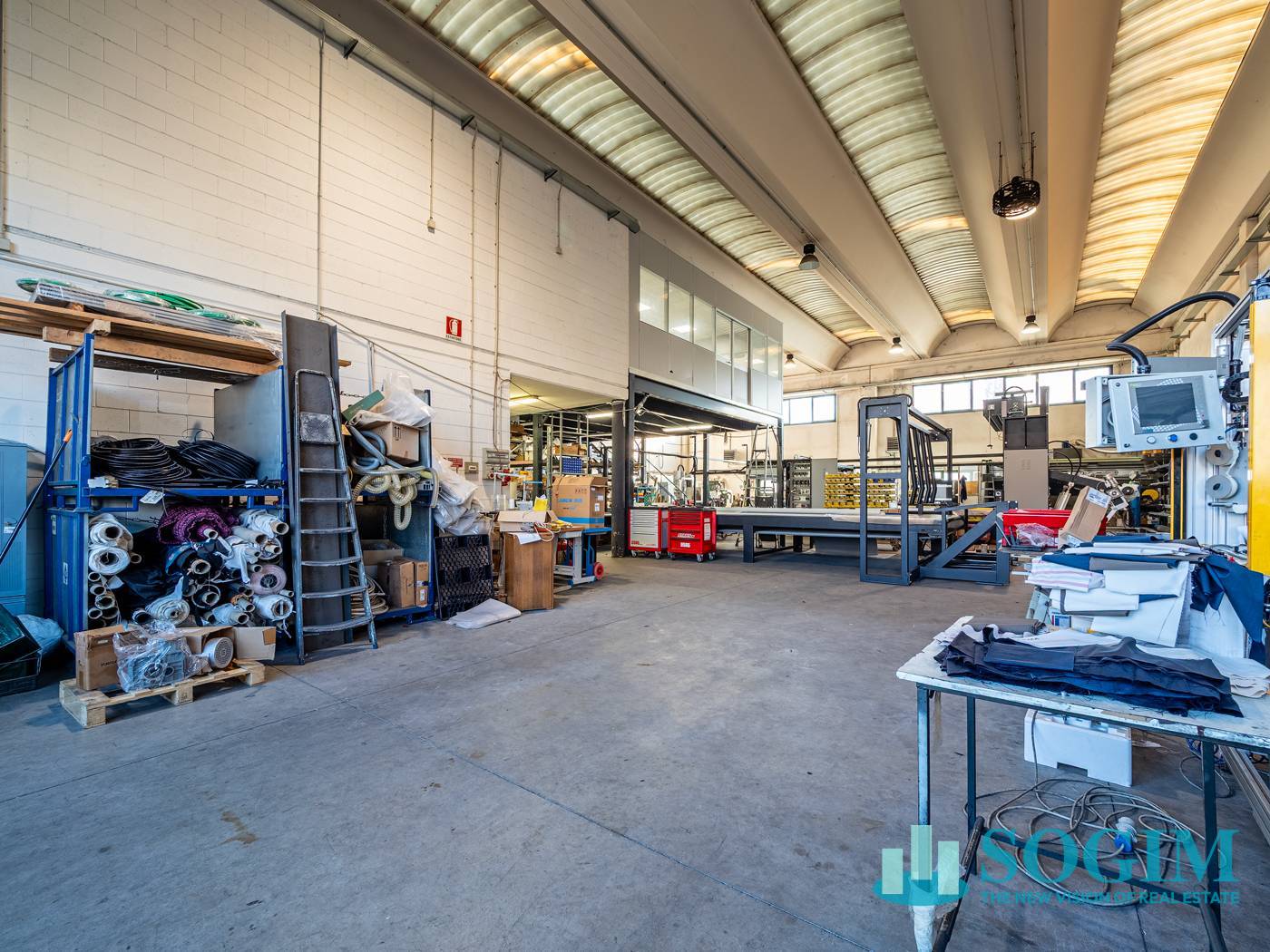 Capannone in vendita a Fino Mornasco