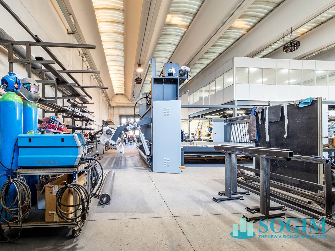 Capannone in vendita a Fino Mornasco