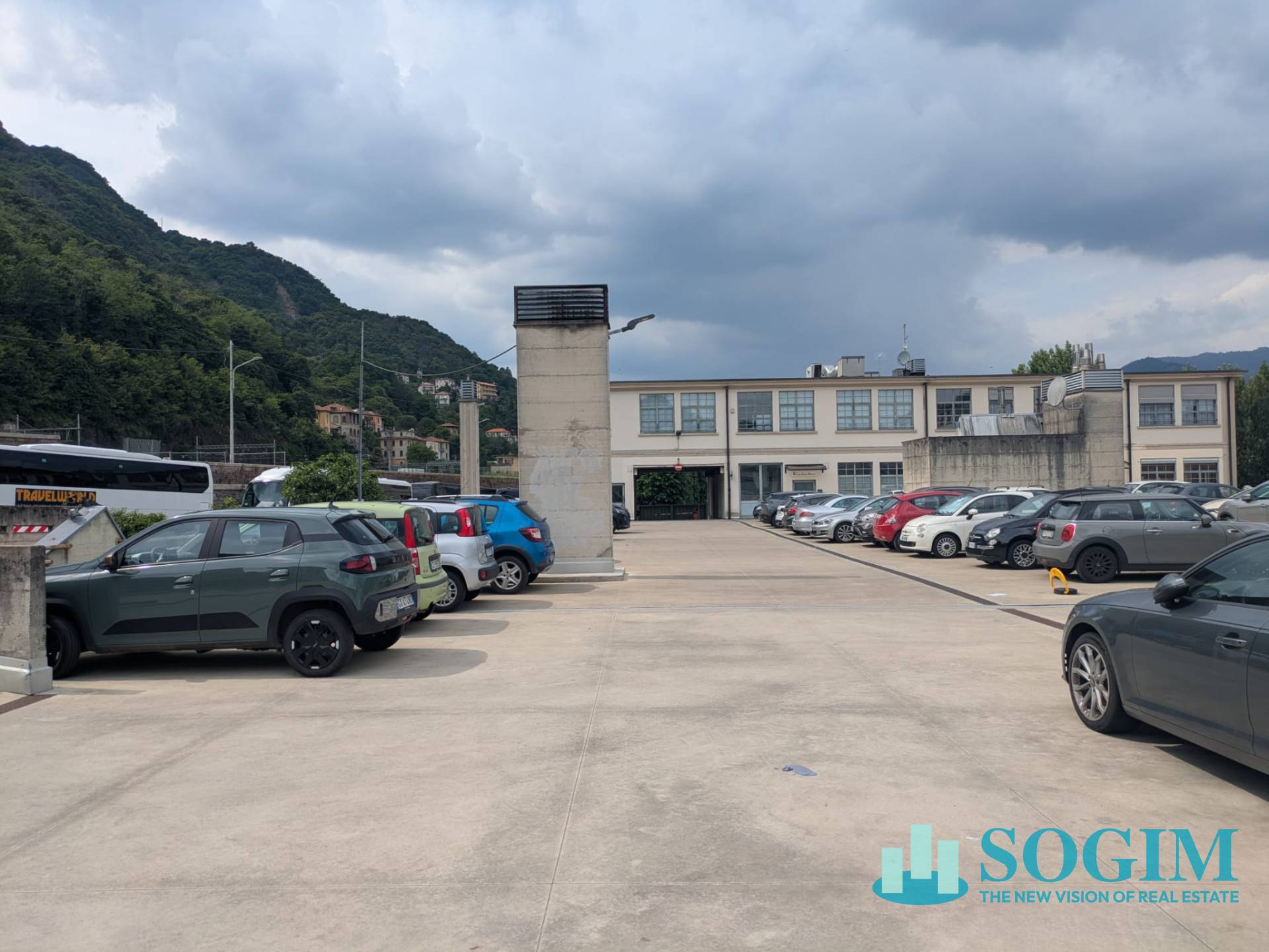Posto auto scoperto in vendita a Como