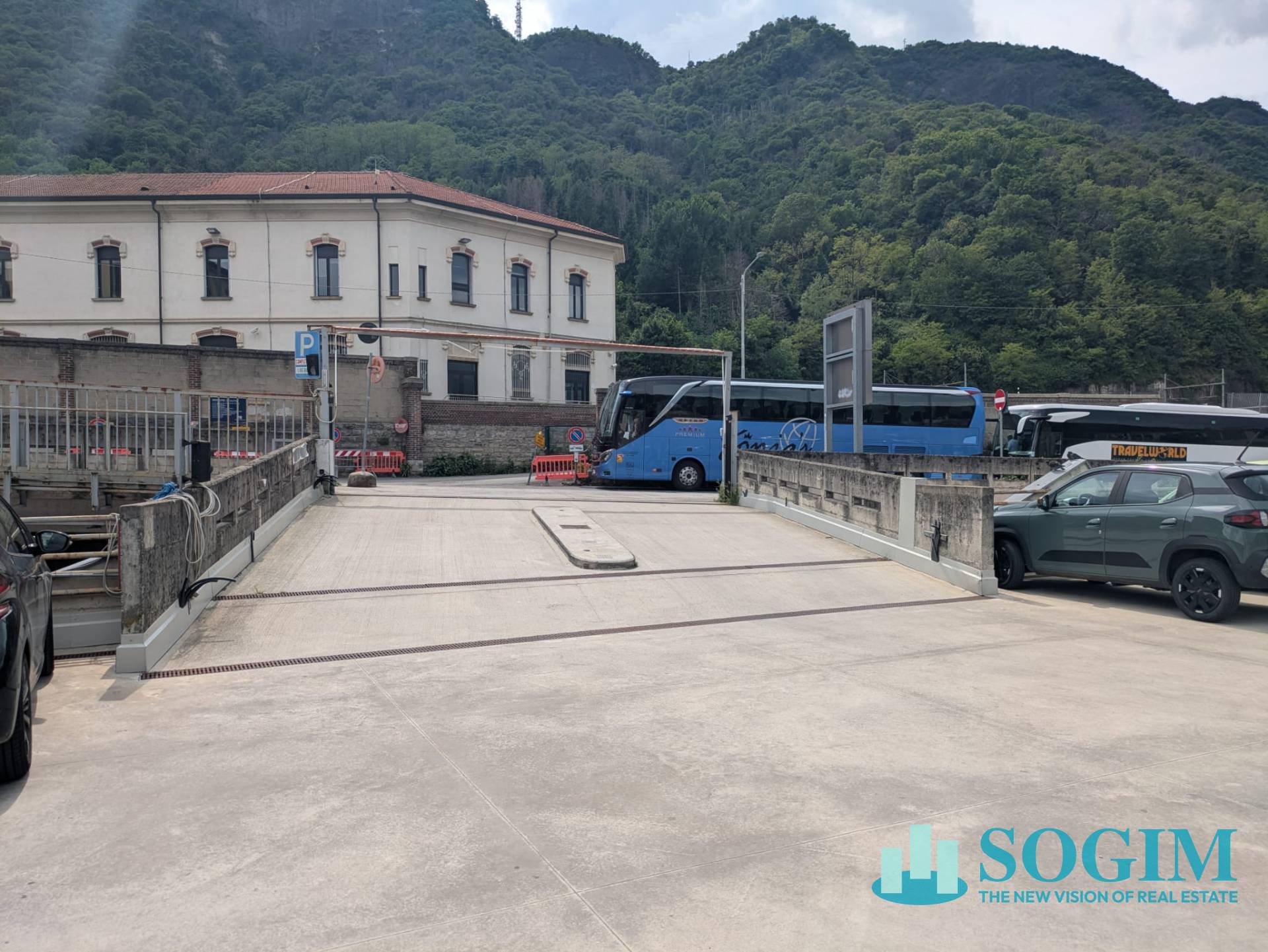 Posto auto scoperto in vendita a Como