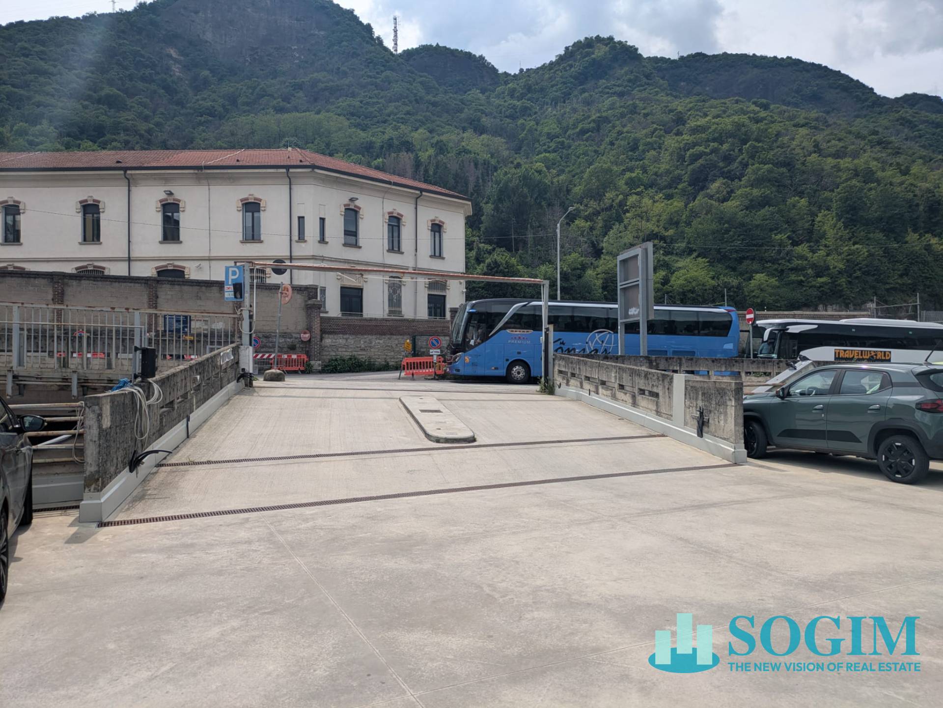 Posto auto scoperto in vendita a Como