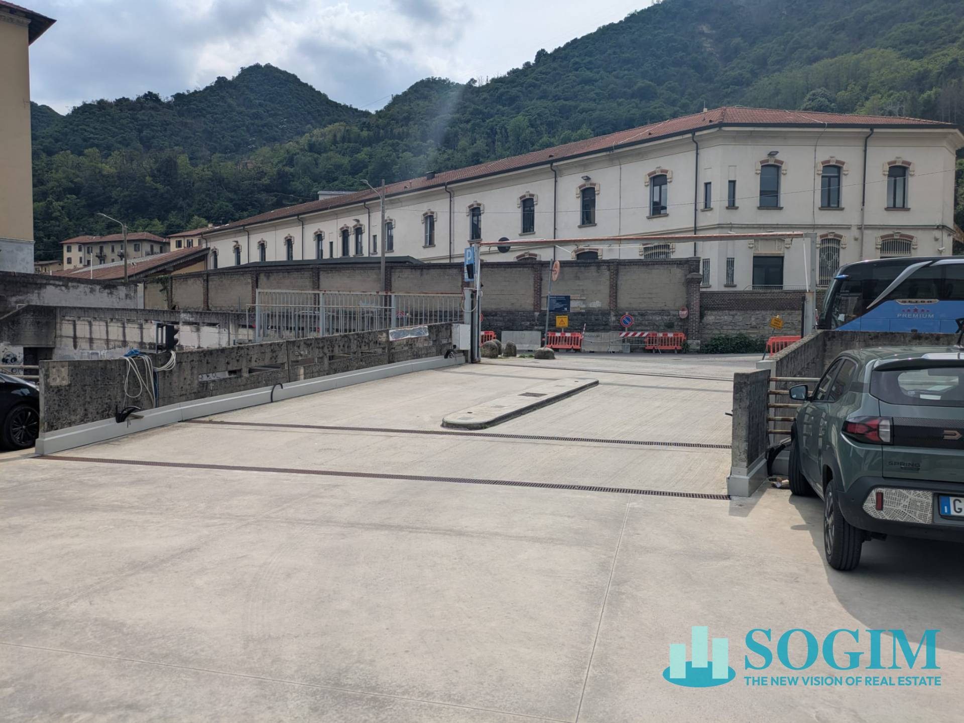 Posto auto scoperto in vendita a Como