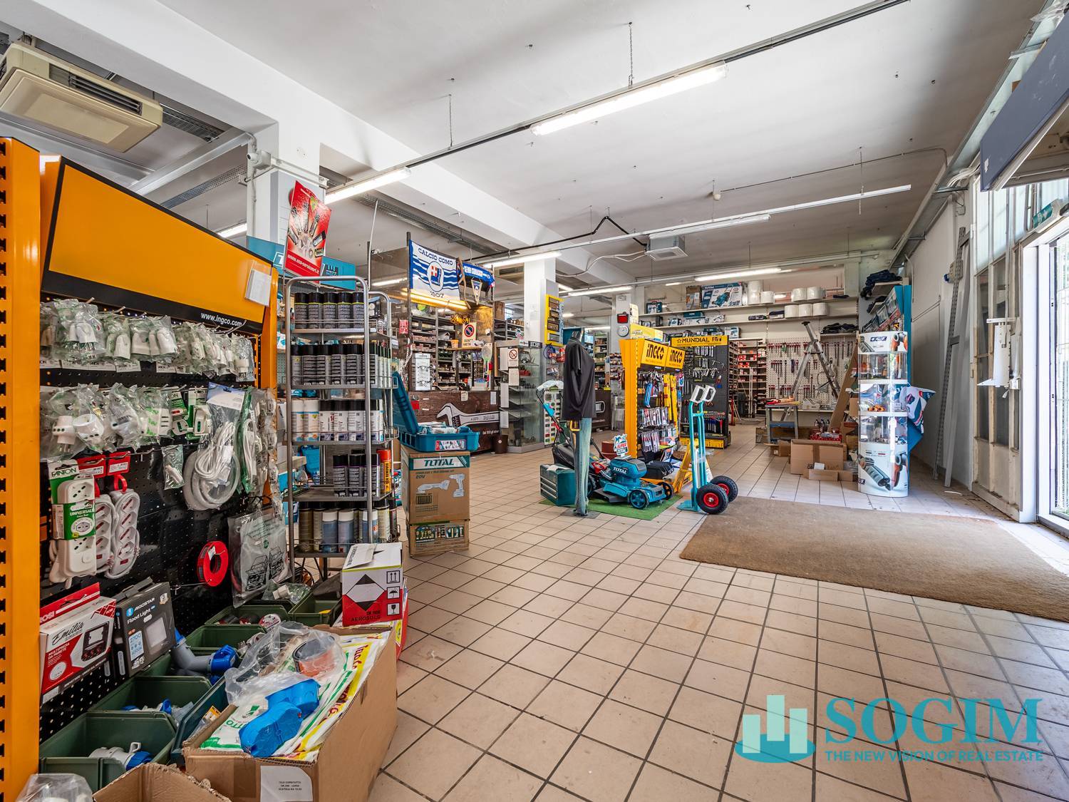 Immobile commerciale in vendita a Como