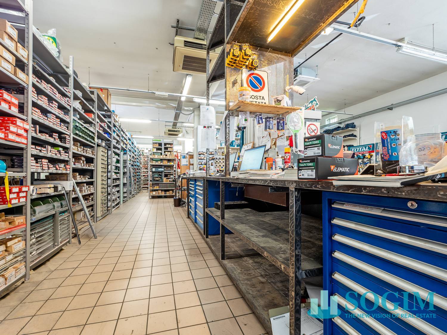 Immobile commerciale in vendita a Como