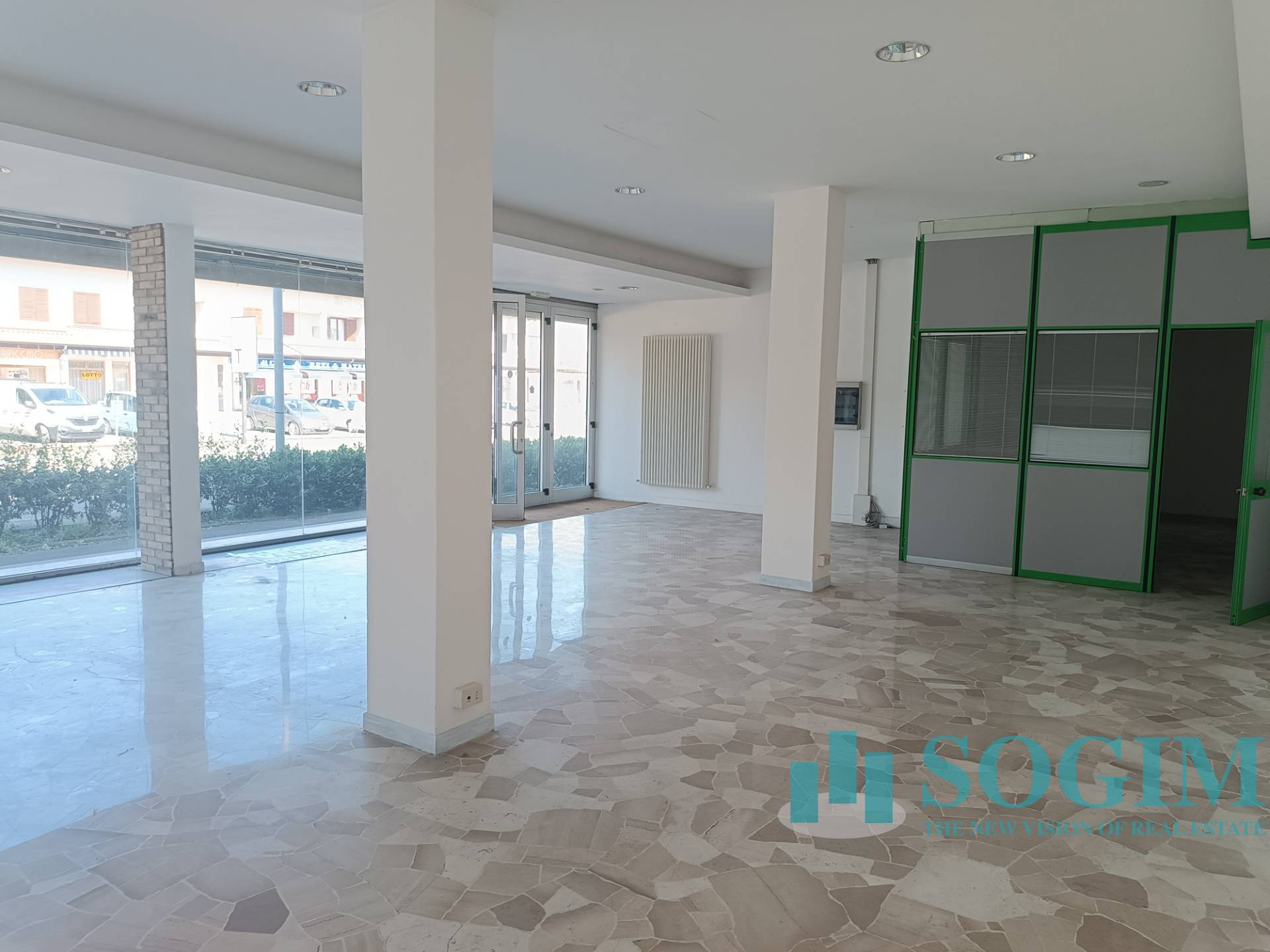 Immobile commerciale in vendita a Mozzate