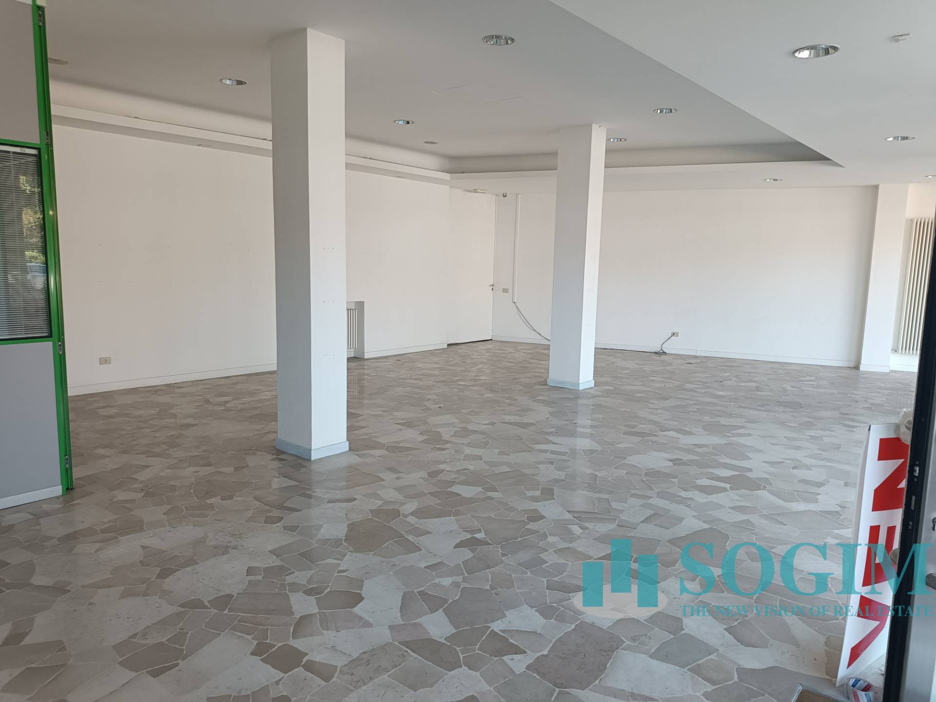 Immobile commerciale in vendita a Mozzate