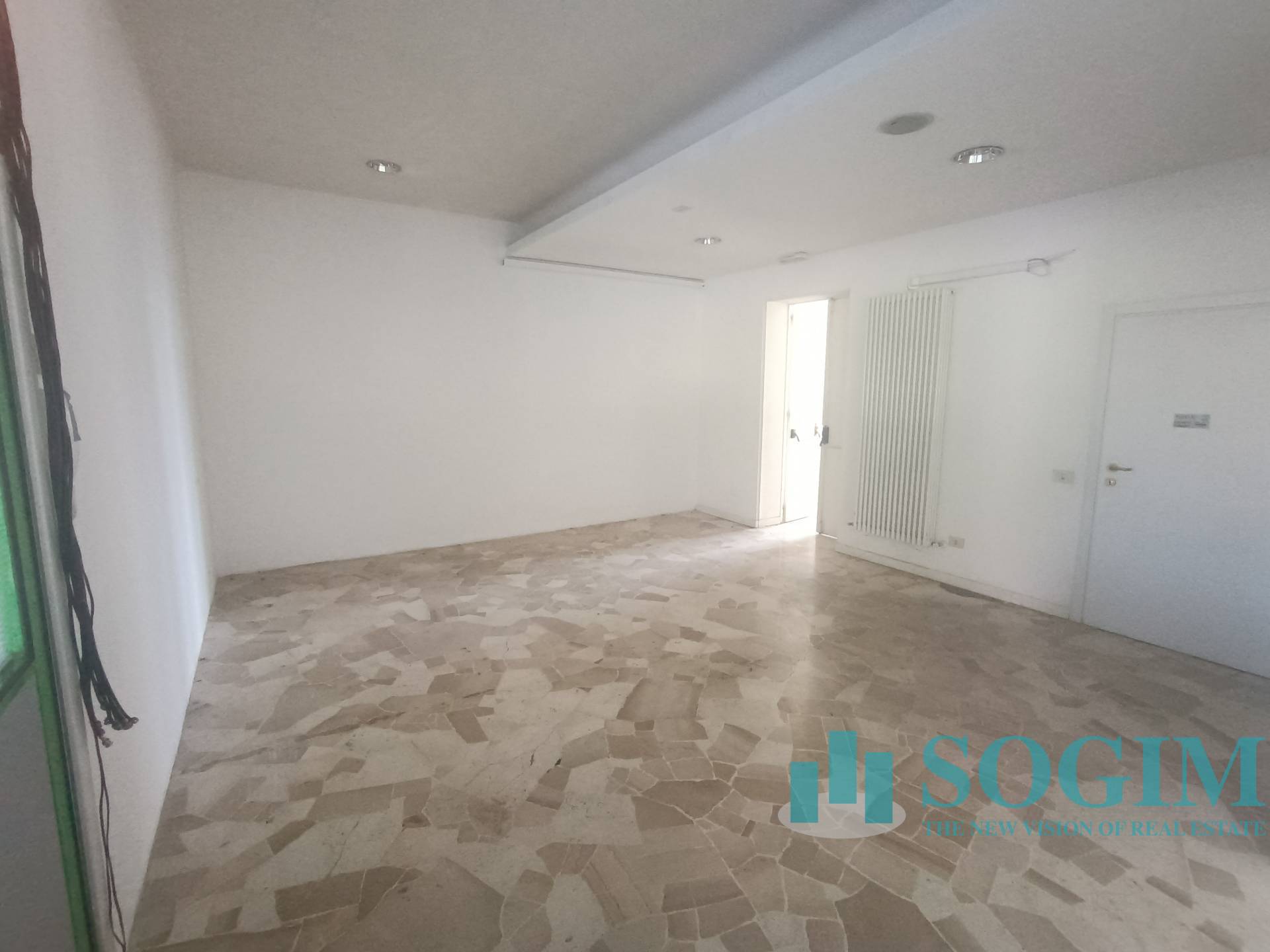 Immobile commerciale in vendita a Mozzate
