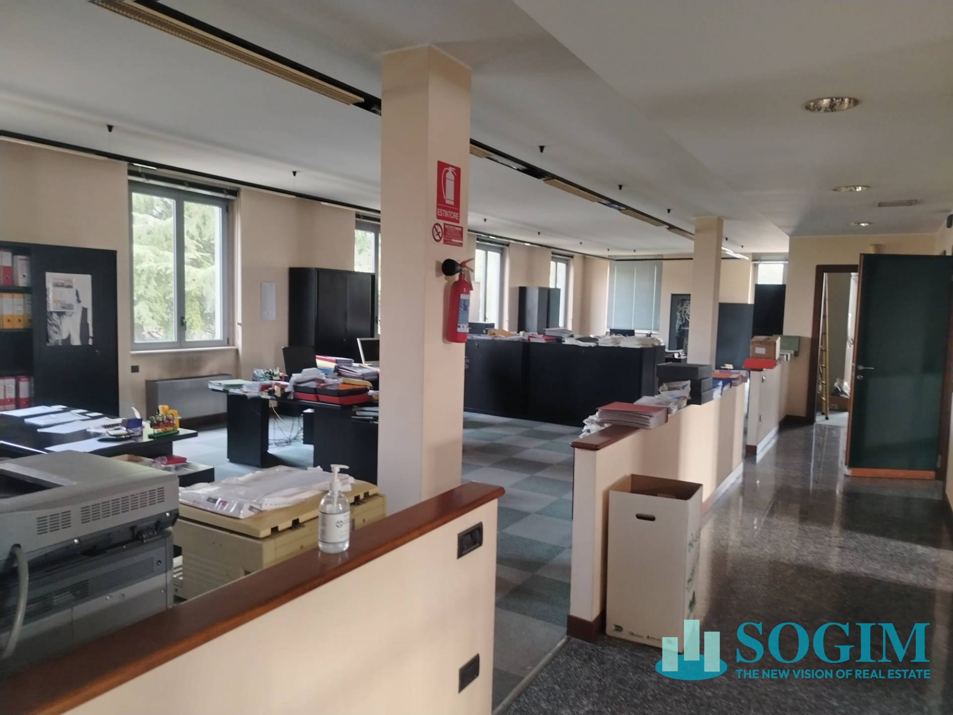 Capannone + Palazzina Uffici in vendita a Villa Guardia