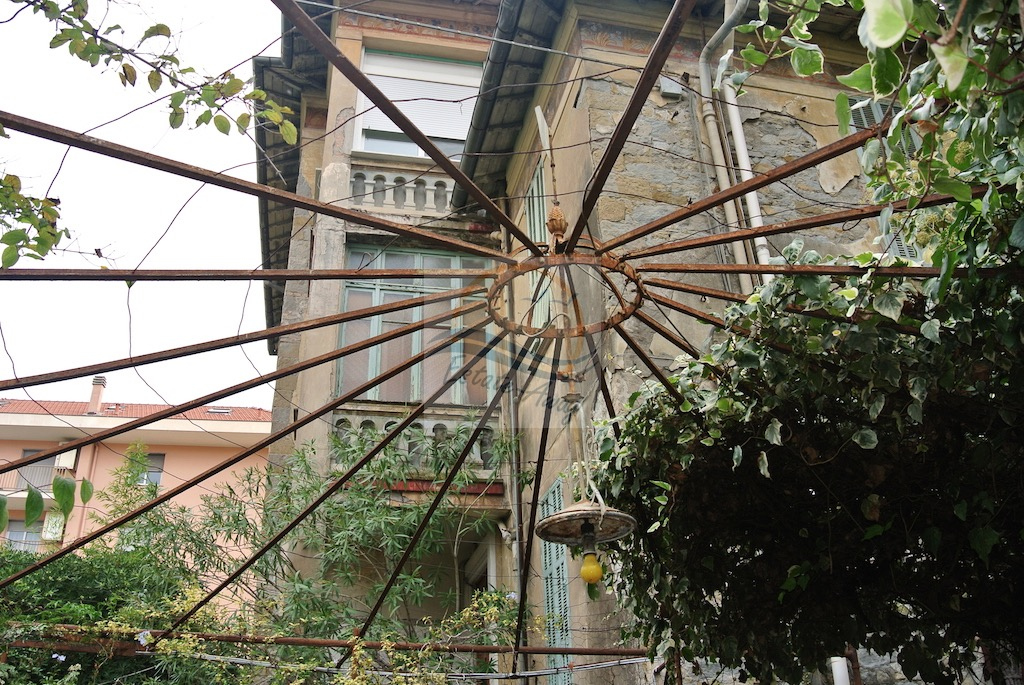 Villa da ristrutturare a Ventimiglia