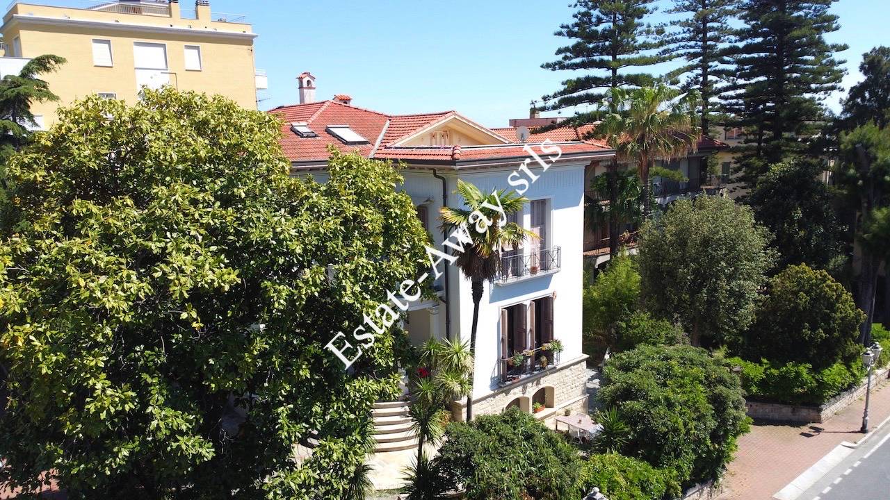 Villa in vendita a Bordighera