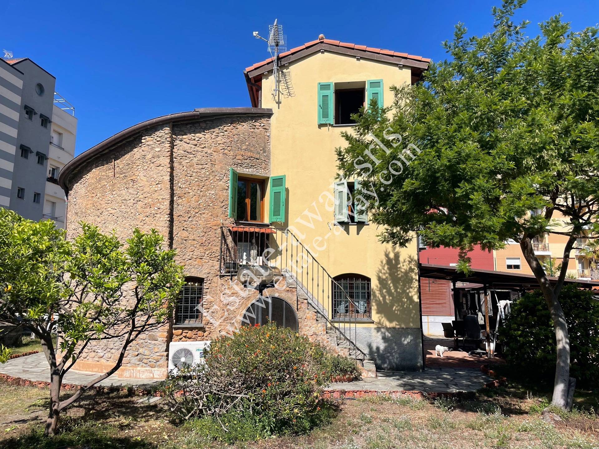 Casa indipendente in vendita a Ventimiglia