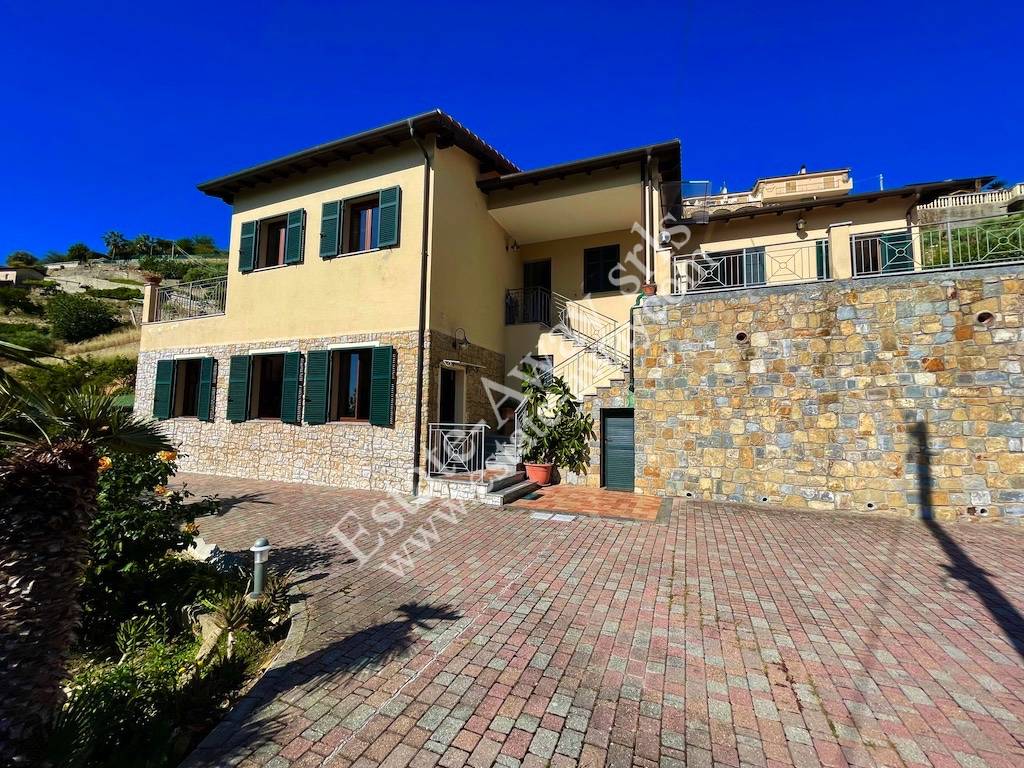 Casa singola in vendita a Bordighera