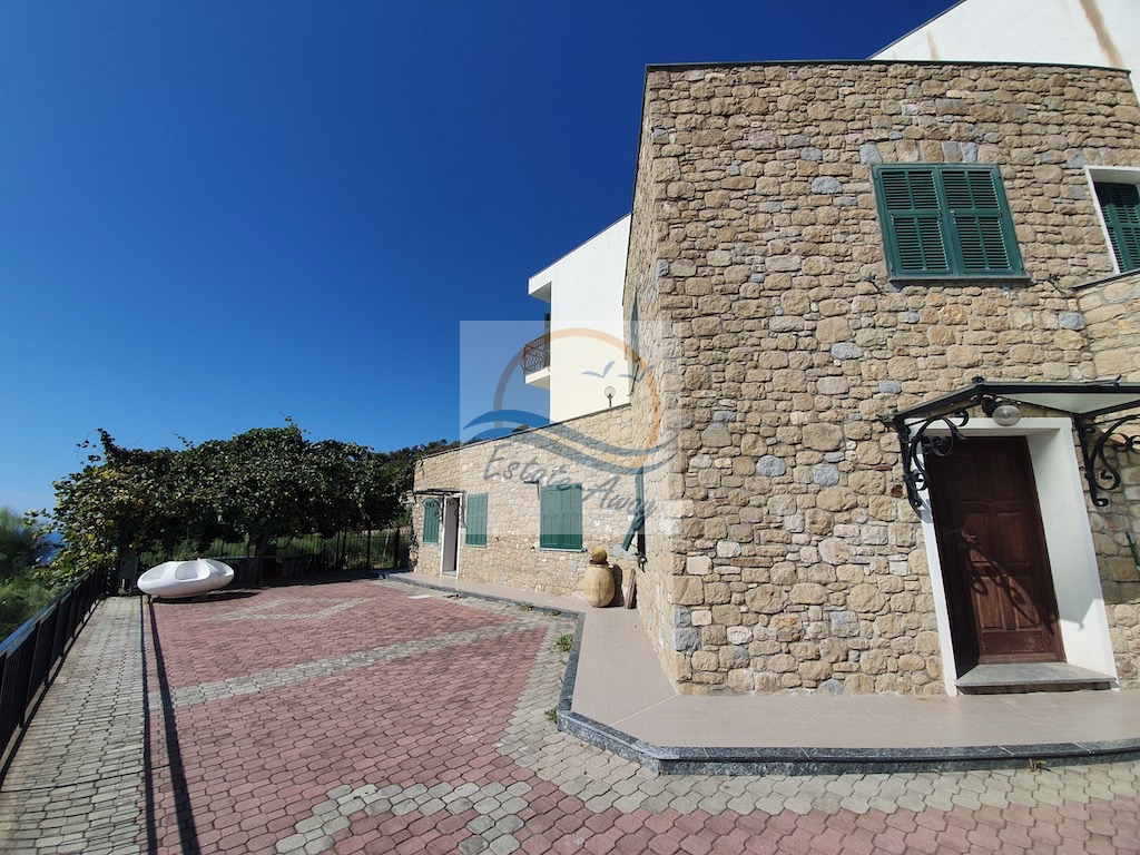 Villa in vendita a Bordighera